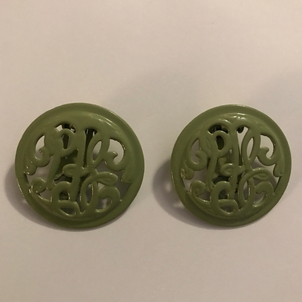 VINTAGE CLIP ON EARRINGS